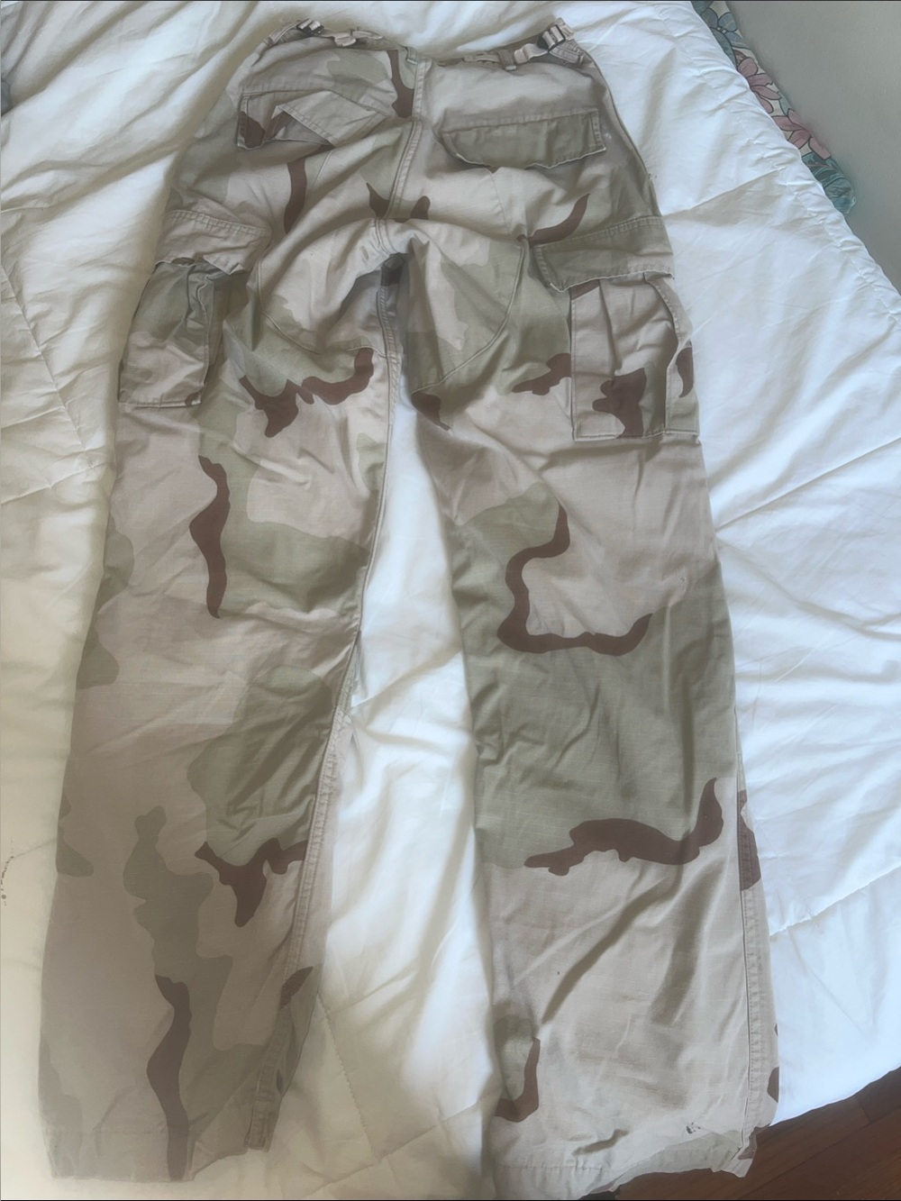Urban Outfitters Camo Cargo Pants in Tan and Brown - Picture 5 of 5